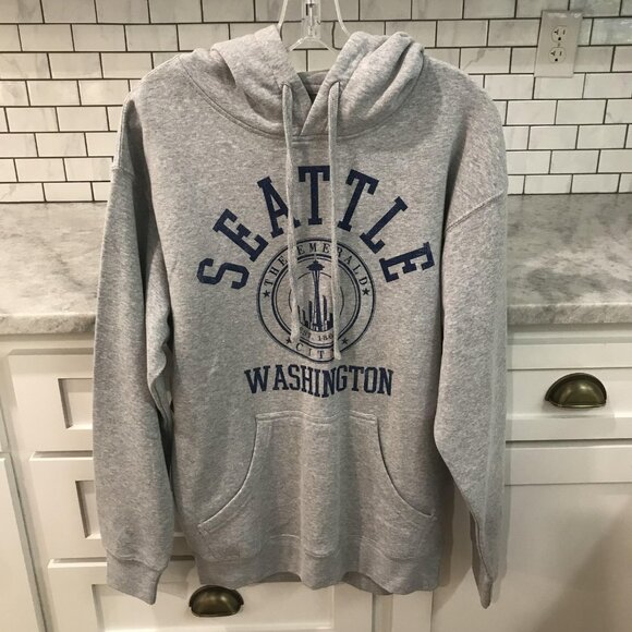 Seattle Washington Hoodie Mens Medium Gray Pullover Space Needle Emerald City - Picture 1 of 6